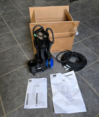 a picture of a submerst and a box on the floor