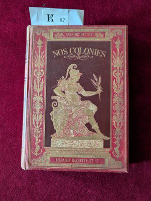 la couverture d'un livre sur laquelle figure l'image d'une femme assise sur un trône