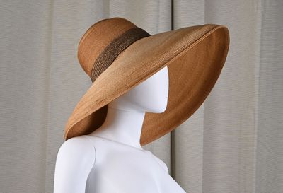 HERMES Paris Grand chapeau en paille finement tressée à larg… - Photo 1