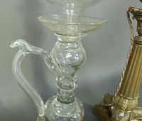 Deux pieds de lampes, l'un en verre et l'autre en métal doré… (photo 2)