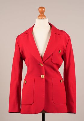 un blazer rouge sur un mannequin, un mannequin, un mannequin, un mannequin, un mannequin, un mannequin, un mannequin, un mannequin, un mannequin, un mannequin, un mannequin, un mannequin, un mannequin, un mannequin, un mannequin, un mannequin, un mannequin, un mannequin, un mannequin, un mannequin, un mannequin, un mannequin, un mannequin, un mannequin, un mannequin, un mannequin, un mannequin, un mannequin, un mannequin, un mannequin, un mannequin, un mannequin, un mannequin, un mannequin