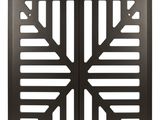 un gros plan d'une grille métallique sur fond blanc