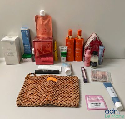 une photo montrant divers produits de beauté posés sur une table
