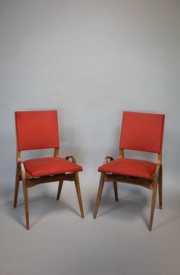 paire de chaises du milieu du siècle, rembourrées de rouge, rembourrées, rembourrées, rembourrées, rembourrées, rembourrées, rembourrées
