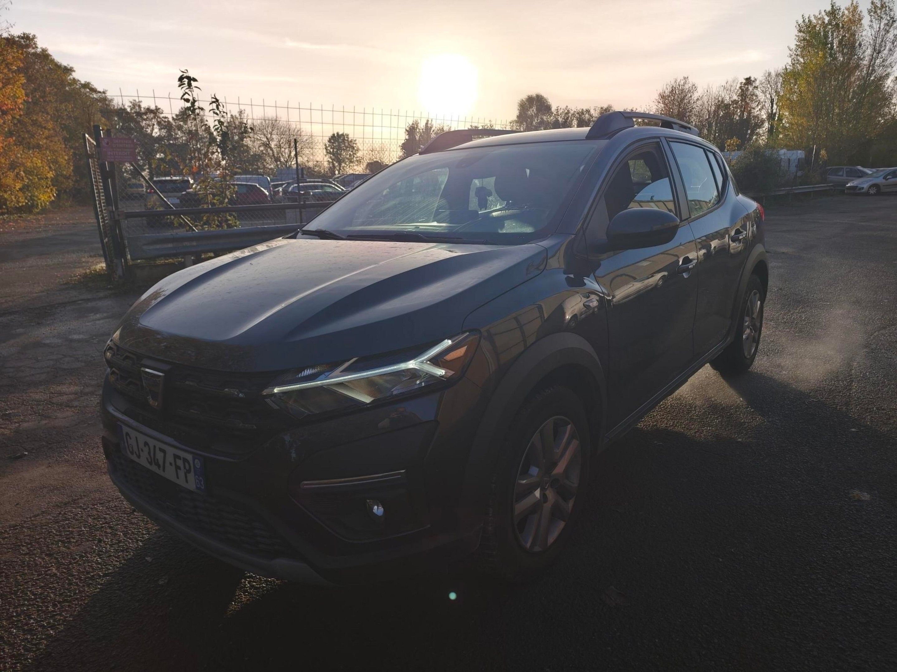 DACIA SANDERO STEPWAY CONFORT TCE 90-22 - Genre : VP - Carro…
