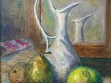 une peinture représentant une cruche et deux poires posées sur une table