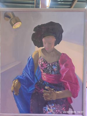 un tableau représentant une femme avec un chapeau et un téléphone portable