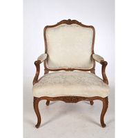 LARGE FAUTEUIL A DOS PLAT LOUIS XV de forme mouvementée en b… (photo 2)