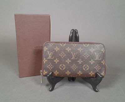 louis vuittou wallet with box and case