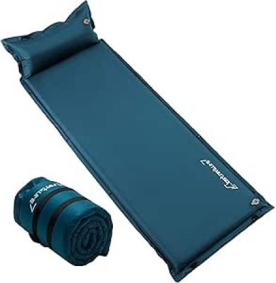 une image représentant un matelas de sol et une couverture sur fond blanc