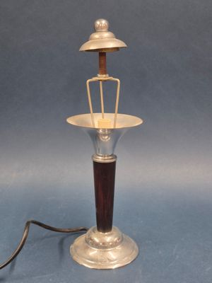 Lampe de bureau Art Déco en métal chromé et bois.