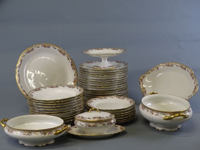 BALLEROY et Cie : partie de service de table en porcelaine de Lim...