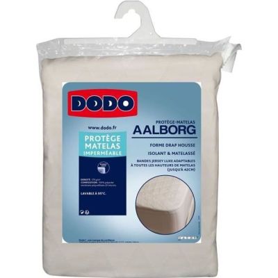 un sac contenant des protège-matelas absorbants sur fond blanc