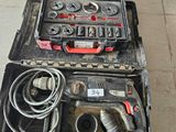 une boîte à outils qui contient tout un tas d'outils
