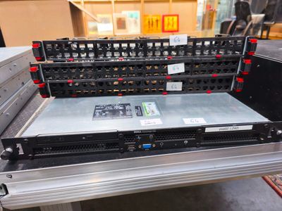 3 passe câbles LEGRAND 1 serveur DELL PowerEdge 750