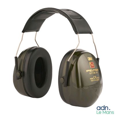 une paire de cache-oreilles posée sur une autre paire de cache-oreilles