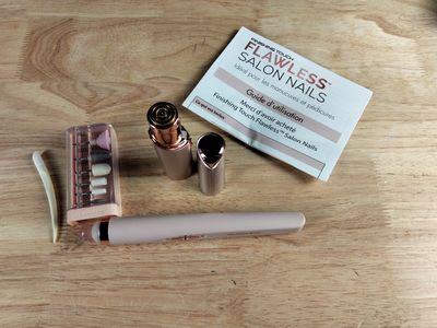 Lot de produit pour femme 1 ponceuse a ongle et 1 rasoir pou…