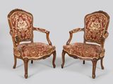 paire de fauteuils de style louis xv