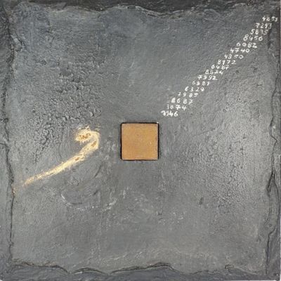 une peinture abstraite représentant un carré avec un carré jaune au centre