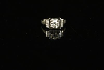 Bague en platine sertie d'un diamant de taille brillant d'en…