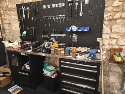 MEUBLE D'ATELIER professionnel métallique noir de marque VAR… - Photo 1