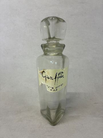 Important flacon de parfum en verre . H 36 cm. Vide