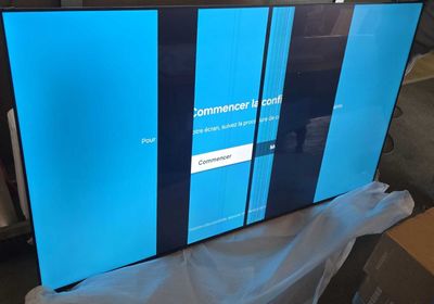 7 / Matériel Hors Service /// dalle cassé /// TV LED 7…