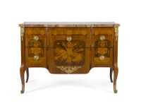 COMMODE EN MARQUETERIE DE TROPHÉE