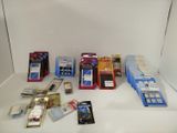 de nombreux types d'appareils électroniques sur la table