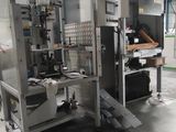 une photo d'une machine dans une usine