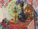un tableau représentant un vase noir posé sur une nappe rouge