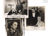 trois photographies en noir et blanc représentant un homme et une femme assis à table