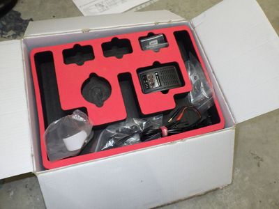 une boîte contenant une télécommande