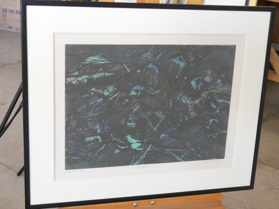 une photo d'une photo d'un tableau noir et bleu