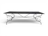 une image représentant une table avec un plateau en marbre noir sur fond blanc