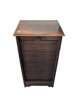 Meuble à rideau en bois patiné (photo 3)