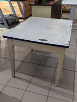 Ancienne table ouvrant à un tiroir, piètement bois et platea… (photo 2)