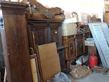 many pieces of furniture that are sitting in a room