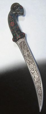INDE. KHANJAR de style Moghol, le pommeau en jade vert à têt…