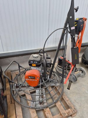 a machine that is sitting on a pallet in a garage