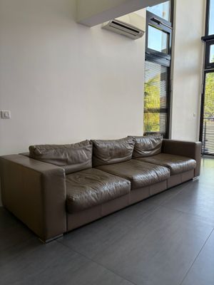 BO CONCEPT Paire de canapés en cuir taupe 60 x 286 x 102 cm