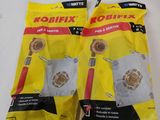 Deux sacs de Robfix sont posés sur une table