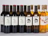 plusieurs bouteilles de vin posées les unes à côté des autres sur une table