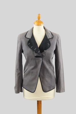 CHLOE. Veste spencer en coton gris façon ottoman, revers de …