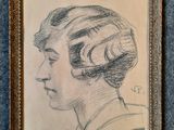 un vieux dessin d'une femme avec un chapeau sur la tête