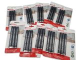 lot de six stylos noirs dans un emballage sur fond blanc