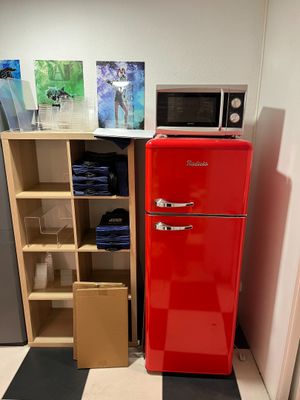 à 38300 BOURGOIN JALLIEU: Table pliante en plastique, 2 tables en méla - Photo 1