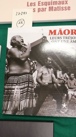 MAORI leurs trésors ont une Ame. Musée du quai Branly, 2011, in-4...