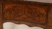 Commode sauteuse de forme galbée toutes faces, en bois de pl… (photo 4)