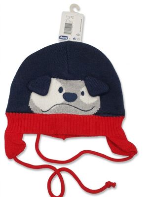 bonnet tricoté bleu et rouge orné d'un chien de bande dessinée
